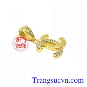 Mặt dây vàng dễ thương chế tác từ vàng tây 18k bền đẹp.