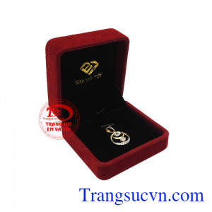 Trang sức Em và Tôi nhận đặt chế tác theo yêu cầu. Mặt dây vàng tây hoàn hảo