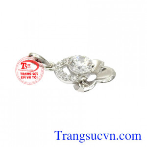 Mặt dây vàng trắng trang nhã sự lựa chọn hoàn hảo dành cho bạn.