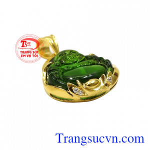 Mặt phật được làm từ thủy tinh mang đến nét độc đáo và lạ mắt. Mặt phật di lặc bọc vàng tây