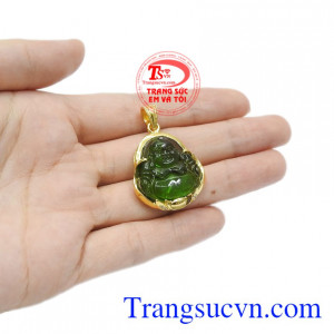 Bạn có thể kết hợp cùng dây da, cao su hay dây chuyền vàng là trang sức bộ. Mặt phật di lặc bọc vàng tây