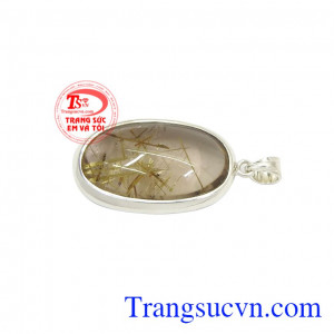 Chiếc mặt dây gắn đá thạch anh tóc hợp mệnh mang đến nhiều may mắn cho chủ nhân. Mặt thạch anh tóc bọc bạc đẹp