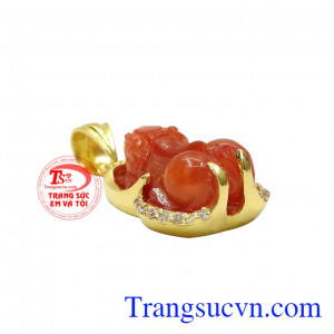 Tỳ hưu luôn được biết đến là linh vật hút tài lộc, đem đến vận may cho gia chủ. Mặt tỳ hưu cẩm thạch bình an