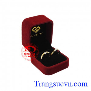 Vậy hãy để chiếc nhẫn cưới vàng hạnh phúc giản đơn này nhắc nhở bạn mỗi ngày. 