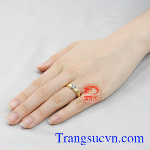 Nhẫn cưới vàng tây độc đáo