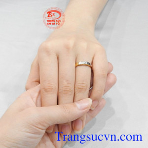 Nhẫn cưới vàng tây đôi lứa đẹp.