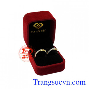 Nhẫn cưới vàng tây mặn nồng bảo hành chu đáo.