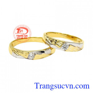 Nhẫn cưới vàng tây uyên ương được chế tác vô cùng độc đáo tạo điểm nhấn cho sản phẩm.