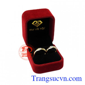 Nhẫn cưới vàng tây uyên ương đẹp.