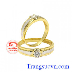 Nhẫn cưới vàng tây yêu thương bảo hành chu đáo.