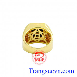 Sản phẩm phù hợp với người mệnh hỏa và mệnh mộc. Nhẫn nam cẩm thạch mạnh mẽ