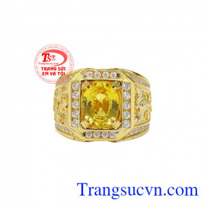 Rồng, phượng là biểu tượng của hạnh phúc viên mãn, âm dương hòa hợp. Nhẫn nam sapphire vàng rồng phượng