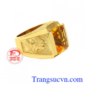 Nhẫn nam thạch anh vàng tuổi Thân có giấy kiểm định đá quý uy tín, đảm bảo chất lượng.