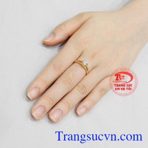 Sản phẩm bảo hành chu đáo, nhận chế tác theo yêu cầu. Nhẫn nữ dịu dàng vàng tây