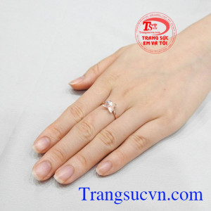 Nhẫn nữ hồ điệp vàng hồng 