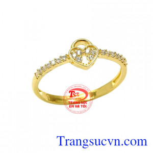 Lấy cảm hứng từ đó các nhà chế tác hoàn kim đã tạo nên một sản phẩm độc đáo dành cho các cặp đôi tình nhân.