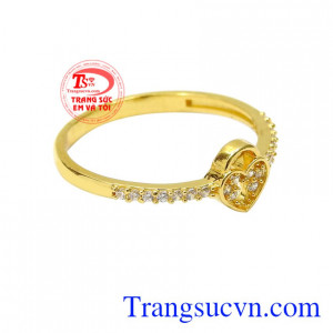 Nhẫn nữ ổ khóa tình yêu đẹp.