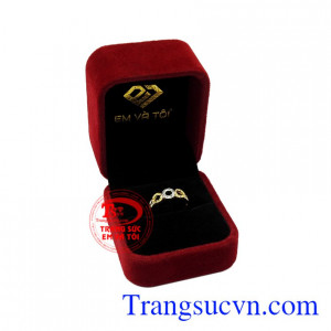 Nhẫn nữ vàng hiện đang là sản phẩm được phái đẹp yêu thích.