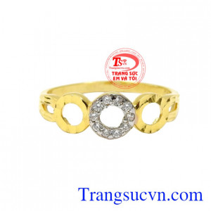 Sản phẩm vừa mang đến vẻ xinh yêu cho đôi bàn tay của các nàng mà còn giúp các cô gái thể hiện phong cách thời trang của mình.