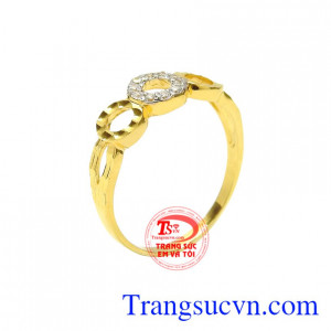 Nhẫn vàng nữ ấn tượng kiểu dáng đẹp mắt, độc đáo.