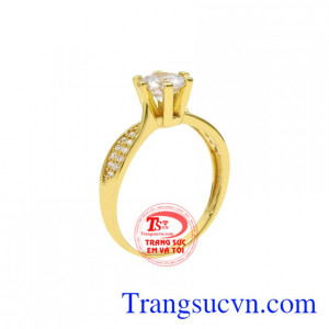 Nhẫn nữ vàng màu kiều diễm là sản phẩm mới với thiết kế bắt mắt hiện đang được nhiều khách hàng yêu thích.
