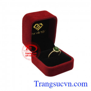 Sản phẩm chế tác từ vàng tây 18k đảm bảo độ bền đẹp với thời gian. Nhẫn nữ vàng nephrite bình an
