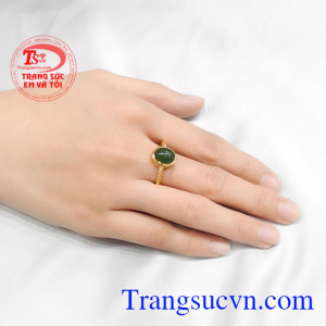 Nhẫn nữ vàng nephrite bình an được rất nhiều khách hàng yêu thích và lựa chọn. 