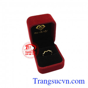 Nhẫn nữ vàng phong cách cá tính chất lượng.