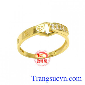 Nhẫn nữ vàng tây thời thượng đẹp.