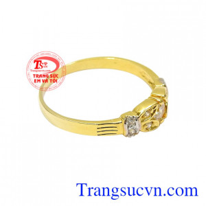 Nhẫn nữ vàng tây trang nhã bảo hành uy tín, thanh toán an toàn.