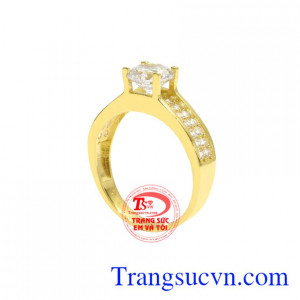 Mỗi một cô gái đều mong muốn mình trở nên thật xinh đẹp và trang sức đóng góp một phần giúp nữ giới trở nên sành điệu và xinh xắn hơn.