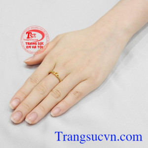 Nhẫn nữ vương miện dễ thương