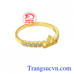 Nhẫn nữ vương miện dễ thương đẹp.