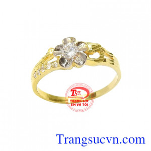 Nhẫn vàng hoa nữ tính đẹp.