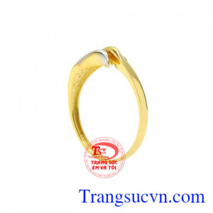 Chiếc nhẫn này sẽ giúp phái đẹp trông phong cách hơn và hợp thời trang hơn.