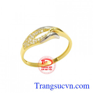 Hãy đến với trang sức Em và Tôi để lựa chọn những mẫu nhẫn nữ phù hợp với bạn.