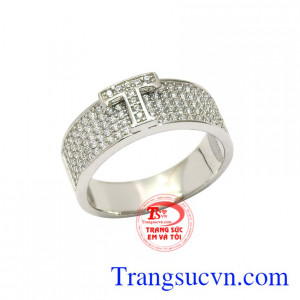 Nhẫn vàng trắng chữ T chất lượng.