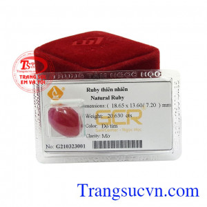 Viên ruby thiên nhiên ép vỉ là một trong những loại đá quý rất được yêu thích. 