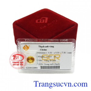 Do đó thạch anh vàng rât được ưa chuộng đặc biệt là gắn trên trang sức vàng hay bạc tôn lên vẻ sang trọng và cao cấp cho người đeo.