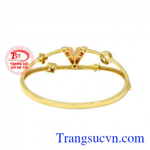 Hãy đến với Trang sức Em và Tôi để được tư vấn và lựa chọn sản phẩm phù hợp nhất với bạn. Vòng tay nữ sành điệu