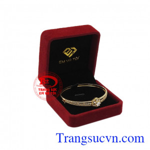Vòng tay quý cô xinh đẹp là món quà ấn tượng dành tặng cho người phụ nữ của bạn.