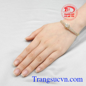 Vòng tay quý cô xinh đẹp