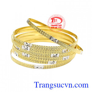 Sản phẩm giúp cho đôi tay của các nàng trông quyến rũ hơn và nổi bật hơn.