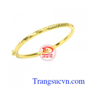 Chiếc vòng tay này sẽ là sự lựa chọn hoàn hảo vì nó vừa an toàn cho làn da của trẻ nhỏ vừa đem lại vẻ xinh xắn, đáng yêu cho các bé.