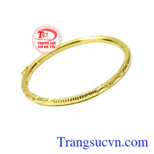 Vòng vàng trẻ em dễ thương bảo hành uy tín.