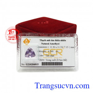 Amethyst tam giác phù hợp làm mặt dây hoặc mặt nhẫn.