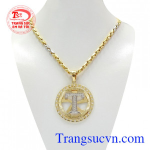 Bộ mặt dây chữ T nam tính mang đến vẻ năng động mà hợp thời trang cho phái mạnh.