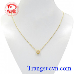 Bộ mặt dây trái tim nhỏ xinh là món quà tinh tế dành tặng cho người con gái thương yêu vào những dịp ý nghĩa.