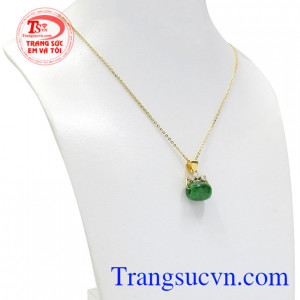 Bộ sản phẩm sẽ mang đến vẻ vừa độc đáo vừa thanh lịch cho phái đẹp.