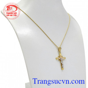 Bộ sản phẩm sẽ là sự lựa chọn hoàn hảo dành cho những ai theo phong cách cá tính tạo vẻ thời trang cho người đeo.